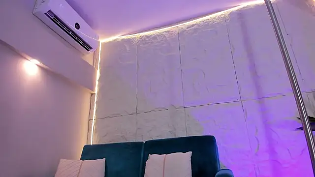 MelanieHillss online show from 02/02/26, 08:18