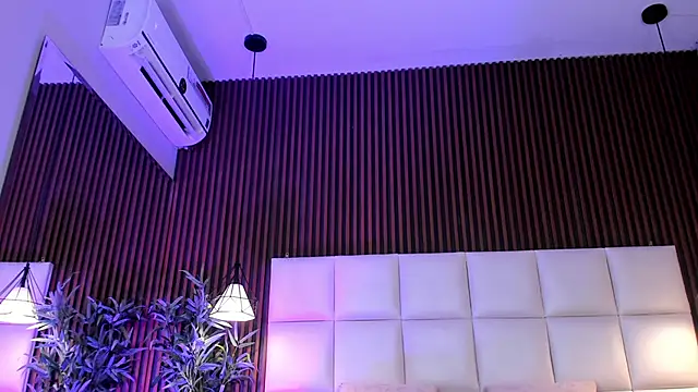 MelanieHillss online show from 04/23/26, 04:35