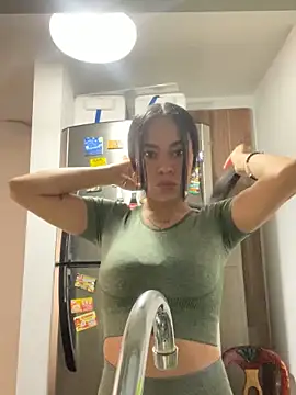 Snapshot of Naatalia chatting on 02/18/25, 03:54 Naatalia online show from 02/18/25, 03:54