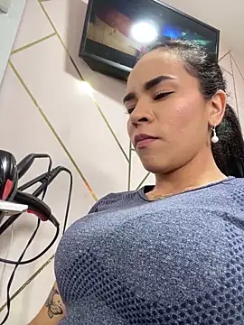 Snapshot of Naatalia chatting on 02/19/25, 08:31 Naatalia online show from 02/19/25, 08:31