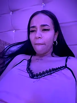 Snapshot of Naatalia chatting on 11/12/25, 08:37 Naatalia online show from 11/12/25, 08:37