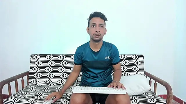 Snapshot of Extremely-Dirty-Sex chatting on 02/26/25, 11:37 Extremely-Dirty-Sex online show from 02/26/25, 11:37