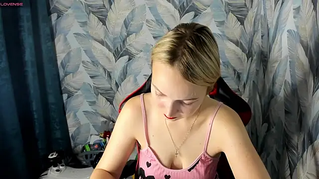 Snapshot of stella_leex chatting on 11/06/25, 05:58 stella leex online show from 11/06/25, 05:58