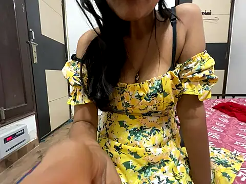 Snapshot of aliya_bhatt chatting on 10/05/25, 09:13 aliya bhatt online show from 10/05/25, 09:13