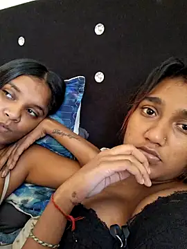 Snapshot of indianpink_lips chatting on 07/12/26, 08:05 indianpink lips online show from 07/12/26, 08:05