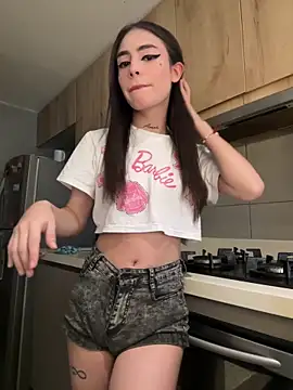 Snapshot of candycami19 chatting on 03/04/25, 10:16 candycami19 online show from 03/04/25, 10:16