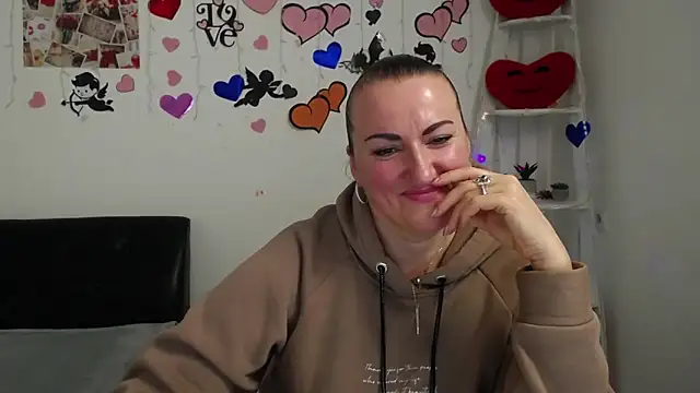 DianaMGG online show from 02/28/25, 12:09