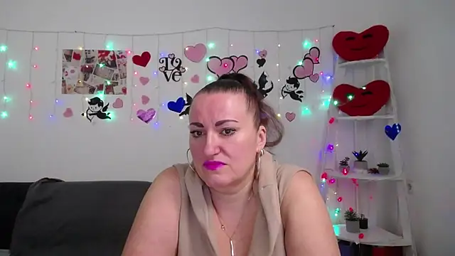 DianaMGG online show from 03/06/25, 06:30