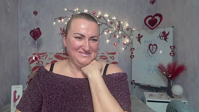 DianaMGG online show from 02/10/26, 07:34