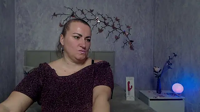 DianaMGG online show from 02/25/26, 06:12