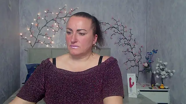 DianaMGG online show from 04/24/26, 05:43