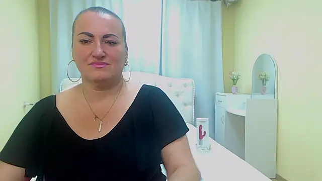 Snapshot of DianaMGG chatting on 05/28/26, 05:27 DianaMGG online show from 05/28/26, 05:27
