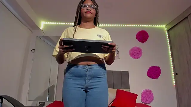 Snapshot of ZahraRose chatting on 02/26/25, 11:52 ZahraRose online show from 02/26/25, 11:52