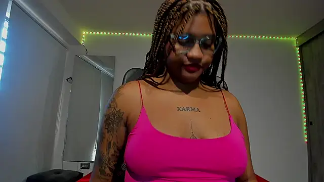 Snapshot of ZahraRose chatting on 03/07/25, 01:40 ZahraRose online show from 03/07/25, 01:40