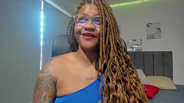 Snapshot of ZahraRose chatting on 03/10/25, 06:45 ZahraRose online show from 03/10/25, 06:45