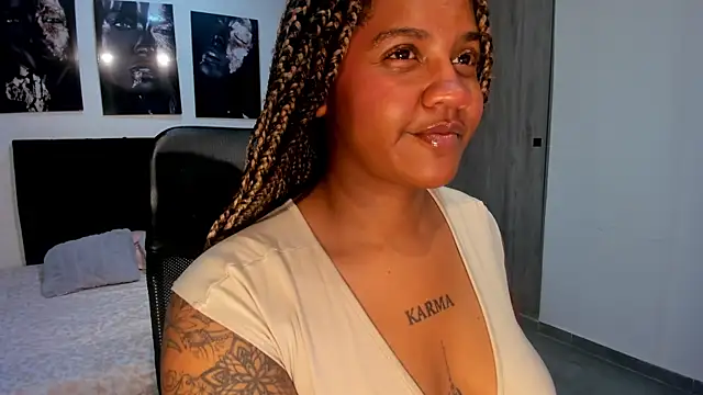 Snapshot of ZahraRose chatting on 09/09/25, 08:41 ZahraRose online show from 09/09/25, 08:41