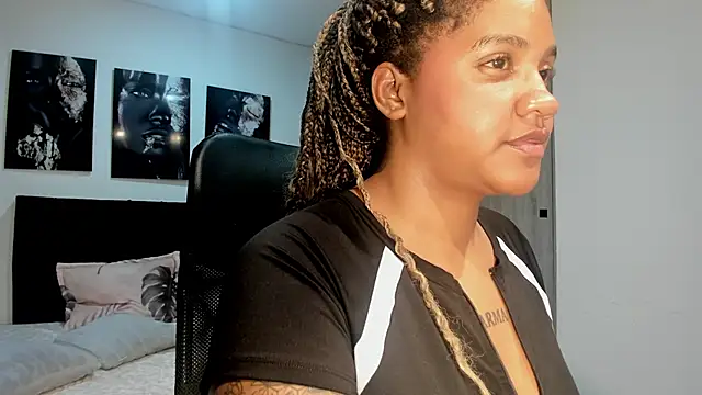 Snapshot of ZahraRose chatting on 09/11/25, 08:31 ZahraRose online show from 09/11/25, 08:31
