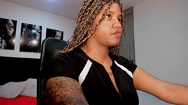 Snapshot of ZahraRose chatting on 09/16/25, 06:42 ZahraRose online show from 09/16/25, 06:42