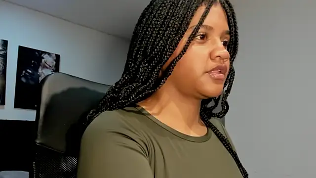 Snapshot of ZahraRose chatting on 10/03/25, 08:17 ZahraRose online show from 10/03/25, 08:17