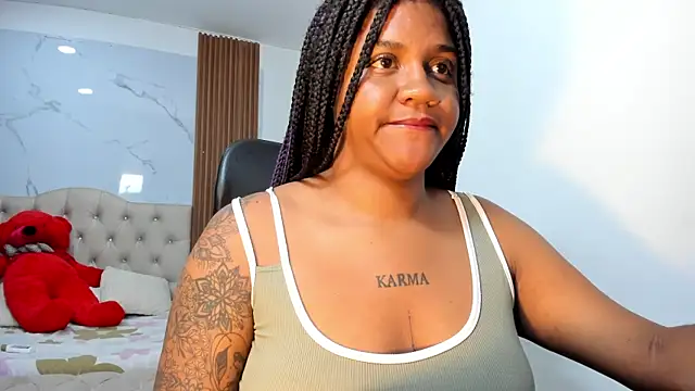 Snapshot of ZahraRose chatting on 01/16/26, 08:13 ZahraRose online show from 01/16/26, 08:13