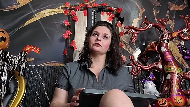 AmandaKovich online show from 10/22/25, 07:35