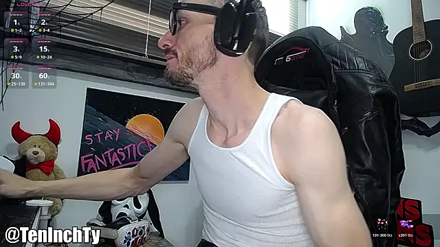 Snapshot of teninchty chatting on 10/25/25, 06:13 teninchty online show from 10/25/25, 06:13