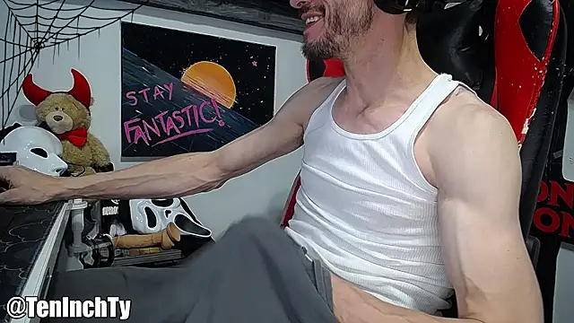 Snapshot of teninchty chatting on 10/27/25, 04:55 teninchty online show from 10/27/25, 04:55