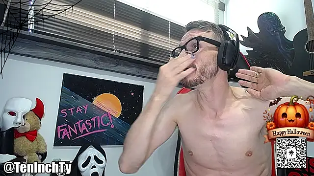 Snapshot of teninchty chatting on 10/31/25, 05:25 teninchty online show from 10/31/25, 05:25