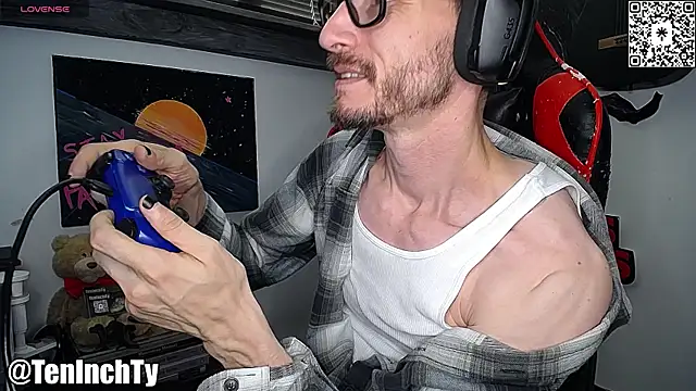 Snapshot of teninchty chatting on 11/05/25, 05:13 teninchty online show from 11/05/25, 05:13