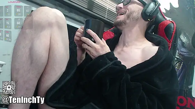 Snapshot of teninchty chatting on 11/15/25, 05:31 teninchty online show from 11/15/25, 05:31