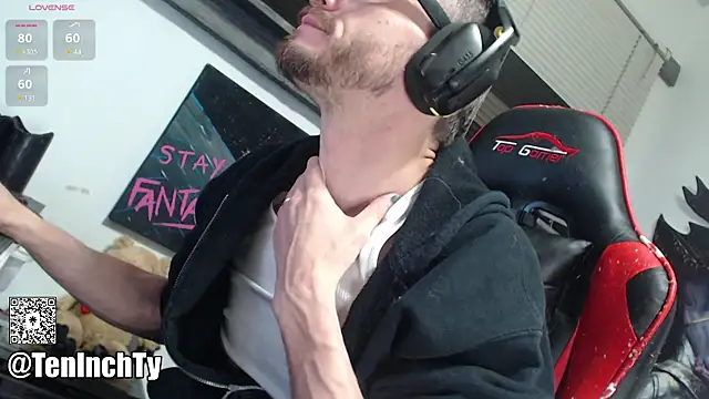 Snapshot of teninchty chatting on 11/17/25, 04:18 teninchty online show from 11/17/25, 04:18