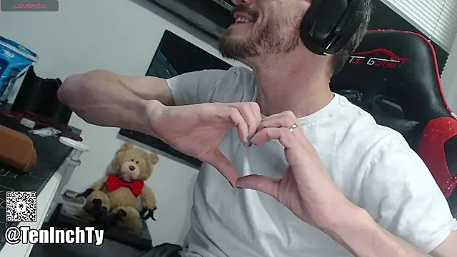 Snapshot of teninchty chatting on 11/18/25, 06:45 teninchty online show from 11/18/25, 06:45