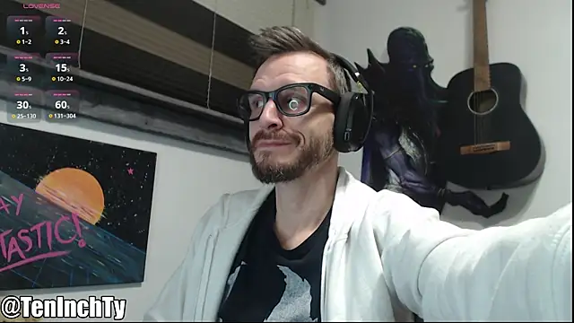 Snapshot of teninchty chatting on 12/14/25, 04:29 teninchty online show from 12/14/25, 04:29