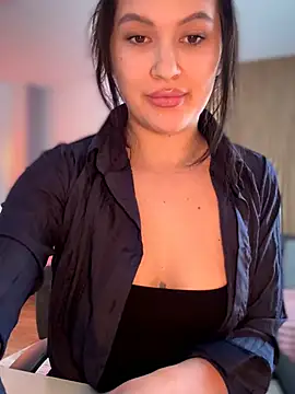 YoungHotMilf97 online show from 02/06/26, 08:40