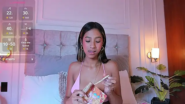 Snapshot of JasmineRoss_1 chatting on 12/14/25, 01:16 JasmineRoss 1 online show from 12/14/25, 01:16