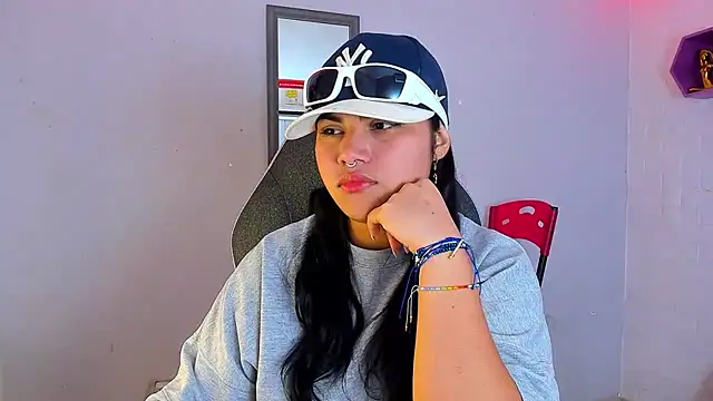 melany rouse18 online show from 10/04/25, 01:47