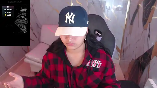 melany rouse18 online show from 12/05/25, 01:09