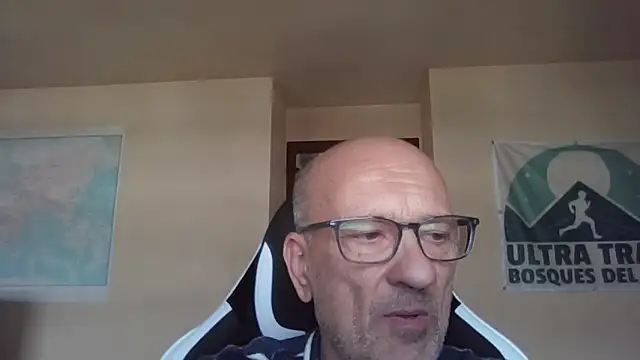 Snapshot of llopaco chatting on 05/15/26, 01:40 llopaco online show from 05/15/26, 01:40