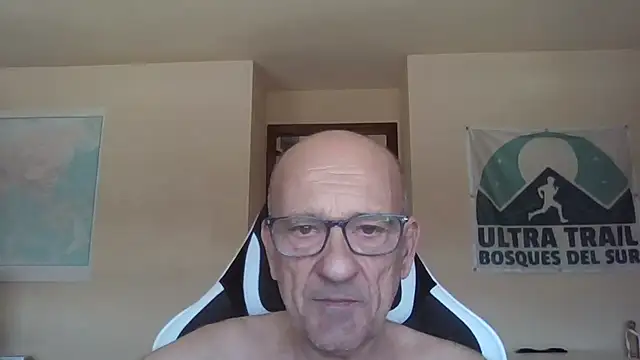 Snapshot of llopaco chatting on 06/05/26, 10:10 llopaco online show from 06/05/26, 10:10