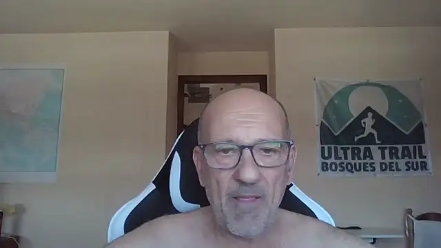 Snapshot of llopaco chatting on 06/08/26, 11:10 llopaco online show from 06/08/26, 11:10