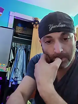 Novabear6996 online show from 12/21/25, 01:46