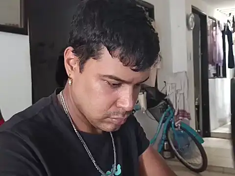 Snapshot of juniorguty chatting on 11/09/25, 07:45 juniorguty online show from 11/09/25, 07:45