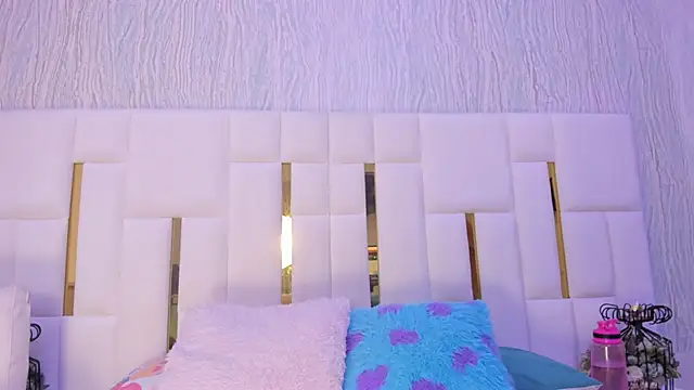 hillary uckerman  online show from 10/19/25, 11:44