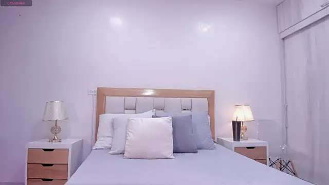 hillary uckerman  online show from 04/18/26, 11:25