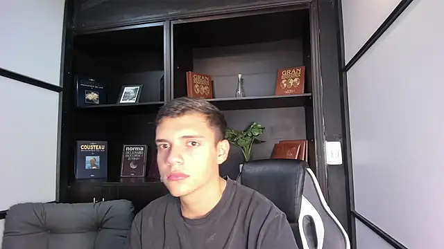 Snapshot of JacobRoberts1 chatting on 09/10/25, 02:50 JacobRoberts1 online show from 09/10/25, 02:50