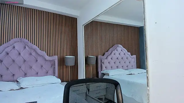 Snapshot of JacobRoberts1 chatting on 09/13/25, 04:56 JacobRoberts1 online show from 09/13/25, 04:56