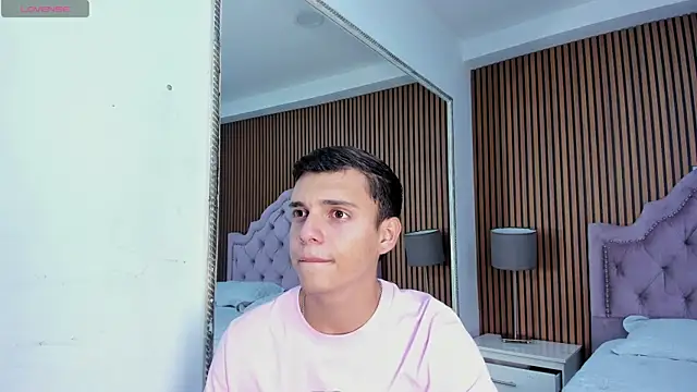 Snapshot of JacobRoberts1 chatting on 09/16/25, 02:29 JacobRoberts1 online show from 09/16/25, 02:29