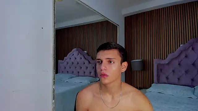 Snapshot of JacobRoberts1 chatting on 09/19/25, 02:29 JacobRoberts1 online show from 09/19/25, 02:29