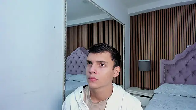 Snapshot of JacobRoberts1 chatting on 09/20/25, 01:56 JacobRoberts1 online show from 09/20/25, 01:56