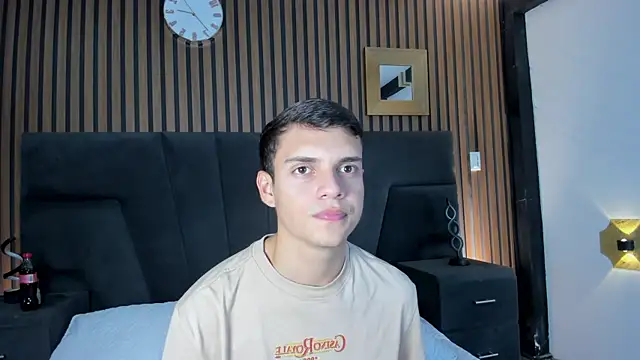 Snapshot of JacobRoberts1 chatting on 09/21/25, 08:32 JacobRoberts1 online show from 09/21/25, 08:32